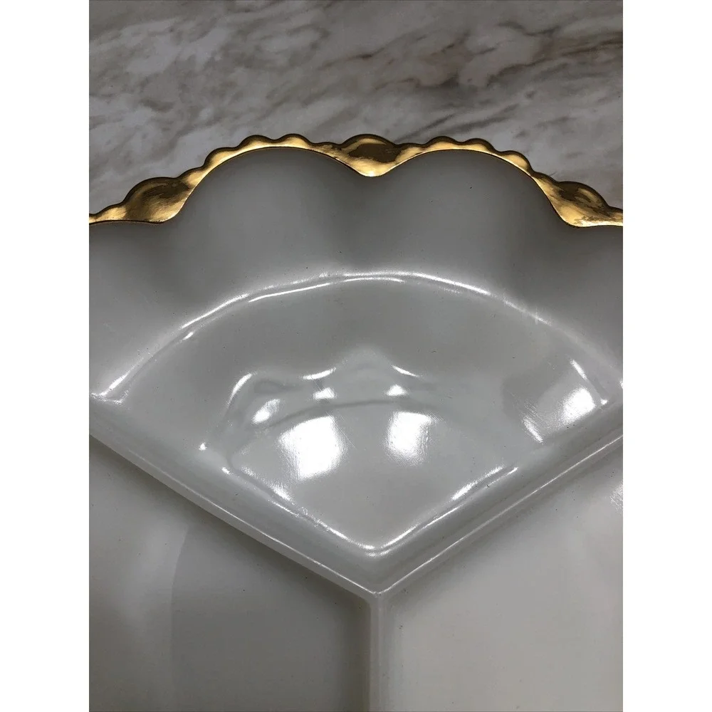 Anchor Hocking FIRE-KING OVENWARE Milk Glass Divided Relish Plate Gold Trim‎ VTG